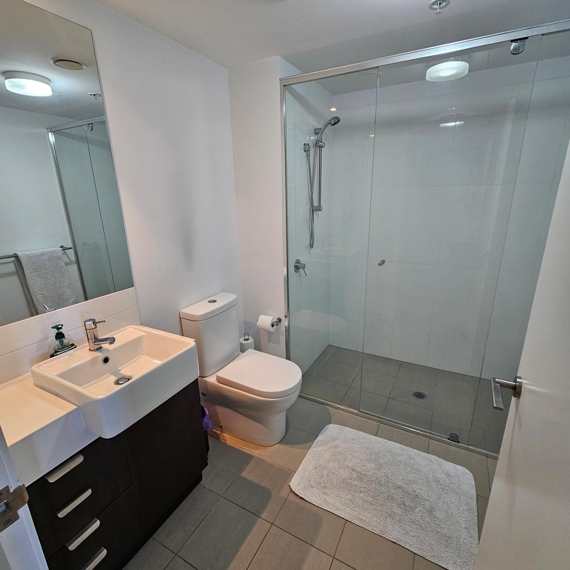Private Bedroom & Bathroom In Shared Inner Brisbane Apartment Exterior photo